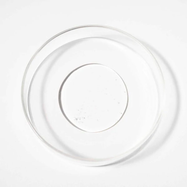 Scandinavian Biolabs Šampon za rast kose Muškarci 250 ml - prozirna tekstura šampona u prozirnoj zdjelici.
